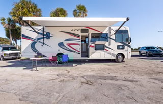 Thor ACE RV: Bunk Beds, Pet-Friendly, Loaded
