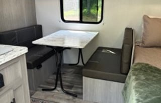 2023 Coleman Lantern 17B