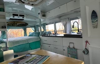 Beautiful Blue 2006 19 ft Skoolie