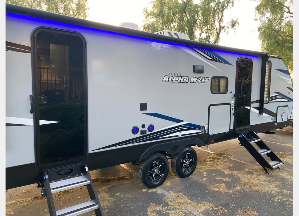 Travel Trailer rentals in Santa Clarita
