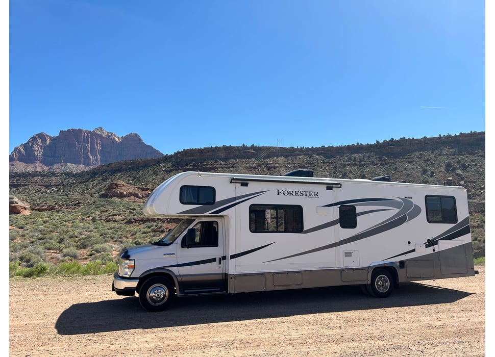 Class C Motor Home rentals in Buffalo