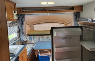 2000  Aerolite Kodiak  Everything you need to camp