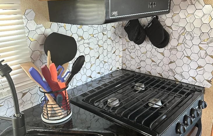 3 BURNER STOVE WITH ALL COOKING UTENSILS INCLUDED PLUS NEW POTS, PANS AND TUPPER WARE