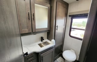 2022 FR3 34DS Class-A(Gas) Sleeps Up to 8 + Tent