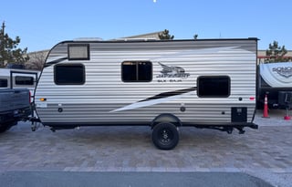 2021 Jayco 174BH Baja Edition w/solar and bunks