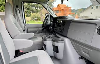 Modern RV – Pet Friendly, Easy, & Road-Trip Ready!