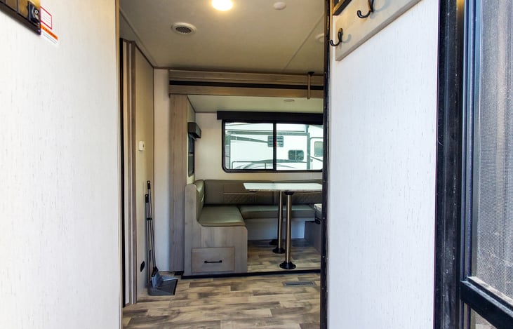 WELCOME!

Entrance into the RV.