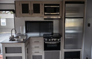 CAMP EZ-2022 Heartland Prowler