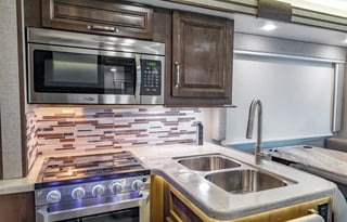 C19 *NEW* Entegra SLEEPS 8-STARLINK WiFi-MasterBed