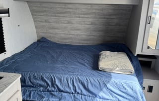 Take the Whole Family!! Has Bunk Beds!