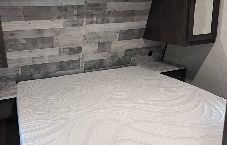 Queen Memory Foam Master Bed