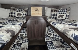 Wanderlust Camper Rental - 2021 KZ Sportsmen