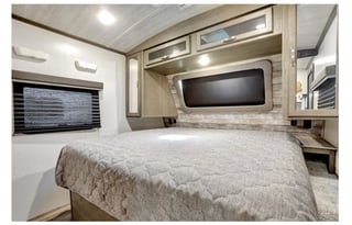 2021 Keystone Cougar 29BHS fully loaded and bunks