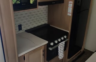 2023 Forest River Cherokee Alpha Wolf 33BH-L