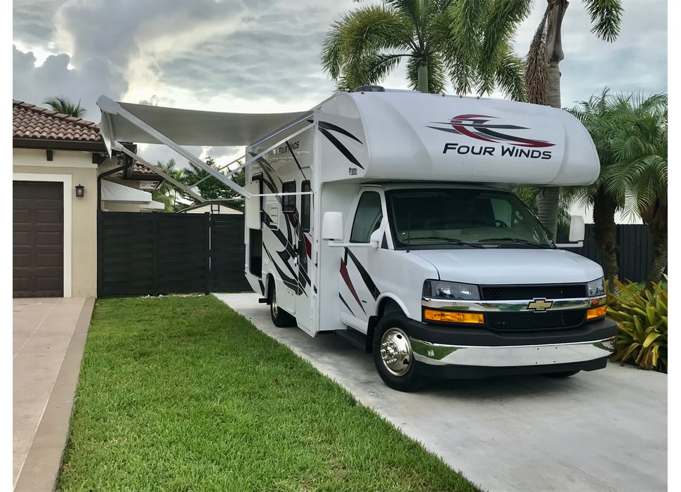 Class C Motor Home rentals in Miami