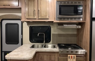 Great RV incl outside kitchen large inside TV