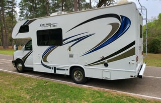 RV Trippin - "Penny" - Thor Freedom Elite