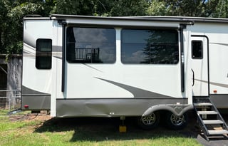 2020 Keystone Montana- HAL494