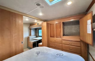 Family‑Friendly - Sleeps 8 - Bunks - Pet‑Friendly