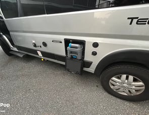 Thor Motor Coach Tellaro 20A
