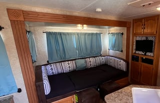 2011 Keystone RV Summerland 2570RL