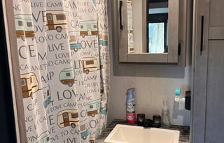 Fully Stocked 2021 Kodiak 283BHSL – Sleeps 10