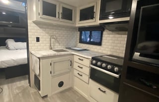 2022 Jayco Jay Feather 24BH