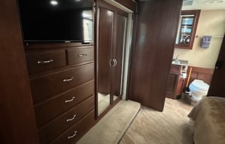 Let's Cruise with this Fleetwood Bounder Class A