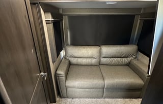 Brand New Glamping 5th Wheel- No Towing Necessary