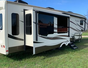 Forest River RV Cardinal 3250RL