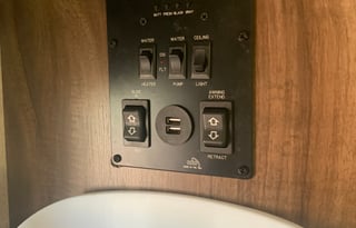 Cleo the Clipper  2017 Clipper   17 ft Bunkhouse
