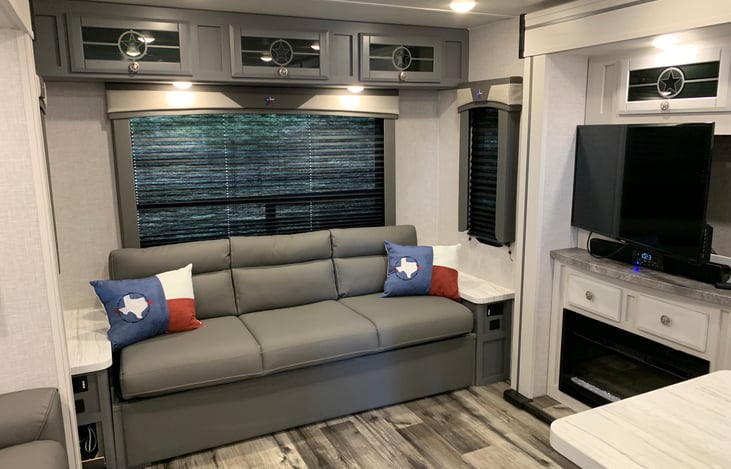 Sofa / Convertable bed