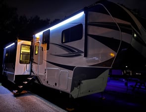 Grand Design Solitude 391DL