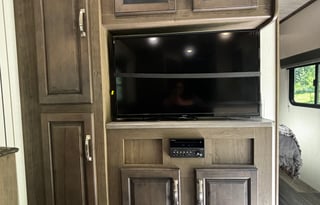 2021 Keystone RV Cougar Half-Ton 24SABWE