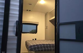 Brand New Viking, Spacious and Clean "The Beehive"