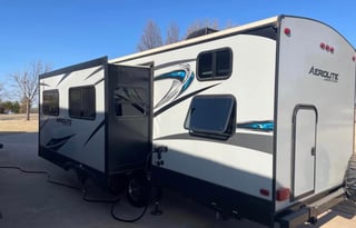 King size bed! 2 ACS! 2017 Dutchmen  Luxury RV