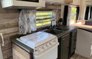 Updated Keystone Outback wBunks:Kid & Pet friendly