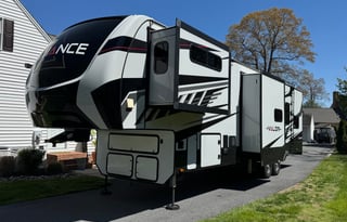 2022 Alliance, Valor 36V11 Toy Hauler