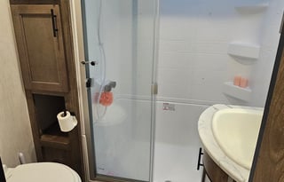 Z&S home on wheels with kids bunk room