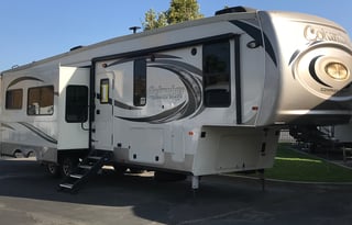 * 5th WHEEL BUNKHOUSE*