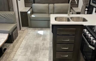 "Orion" 26' Bunkhouse, sleeps 8, loaded amenities