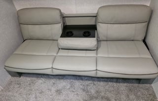 Spacious RV for 8 | Bunkhouse + 1.5 Baths