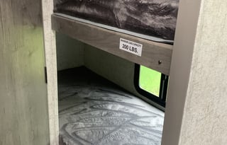 Family Friendly bunkhouse(2020 Apex Nano)