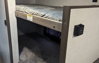 2022 CrossRoads RV Zinger Lite ZR18BH