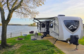 The Easy Living Retreat | Spacious RV + 1.5 Bath