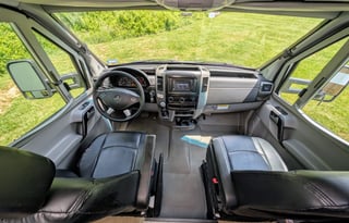 Itasca Navion | Classy Mercedes RV with 2 slides