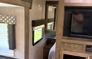 2019 Dutchmen RV Coleman Light 2405BH