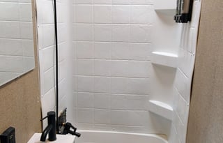 2015 Spacious Carbon Toy Hauler sleeps 8