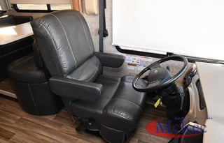 2018 Thor Motor Coach Miramar 37.1