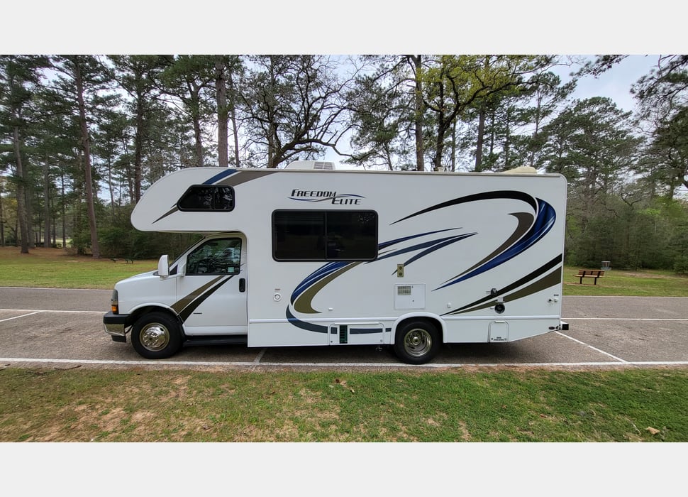 Class C Motor Home rentals in Willis
